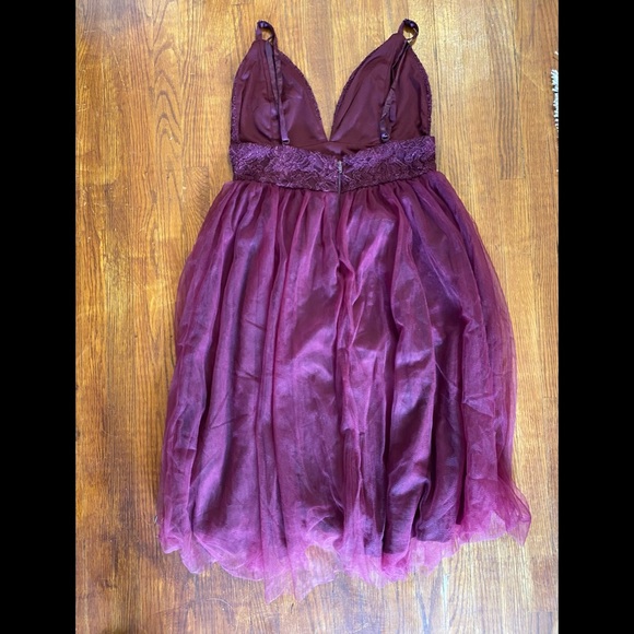 Forever 21 Low Back Dress - Picture 2 of 2